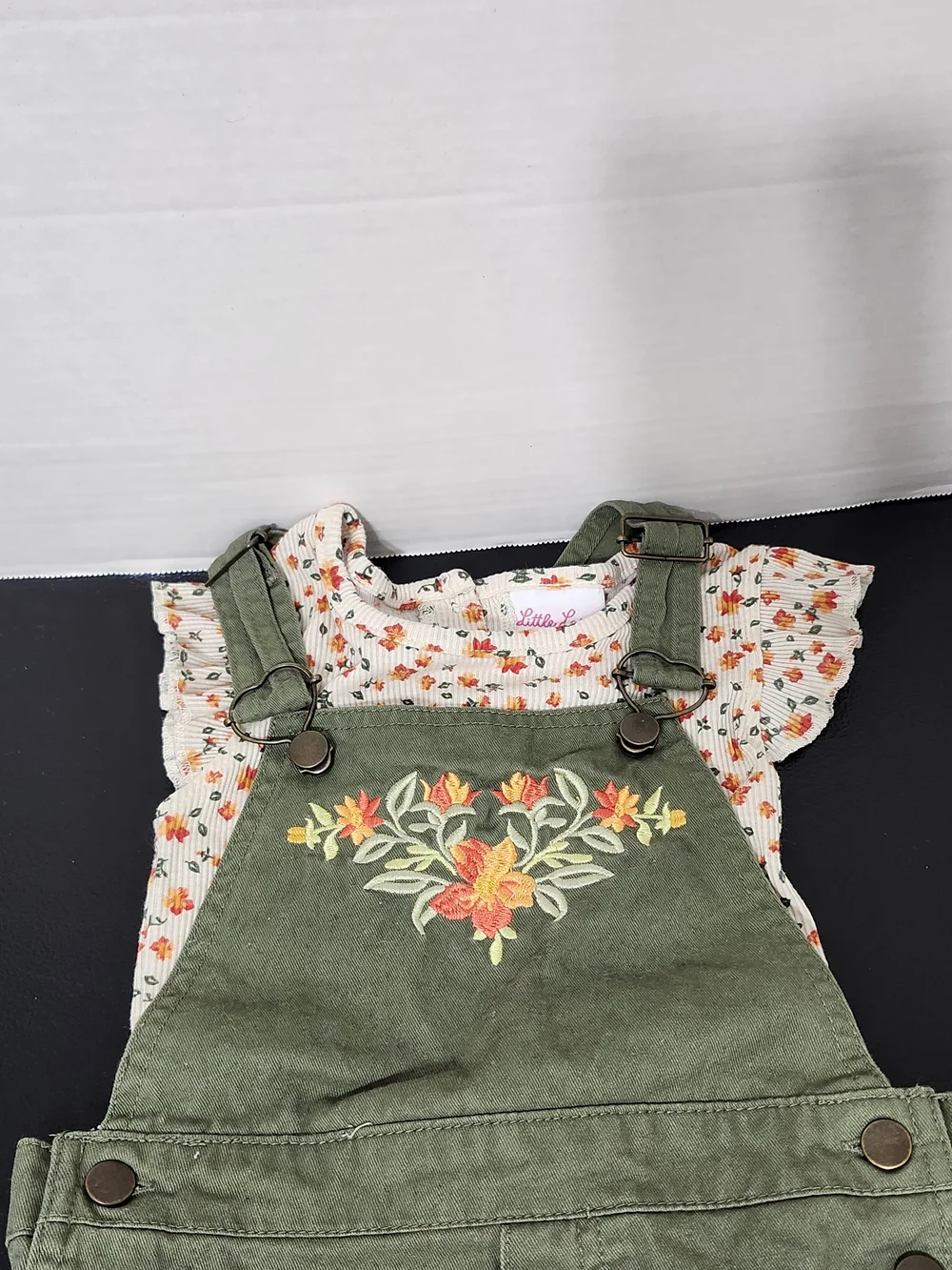 Girls 4 Olive Green Floral Embroidered Overall Shorts Set Shortalls 2 Piece Set - Picture 2 of 10